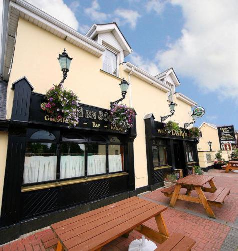Dalys Inn Donore  Екстериор снимка