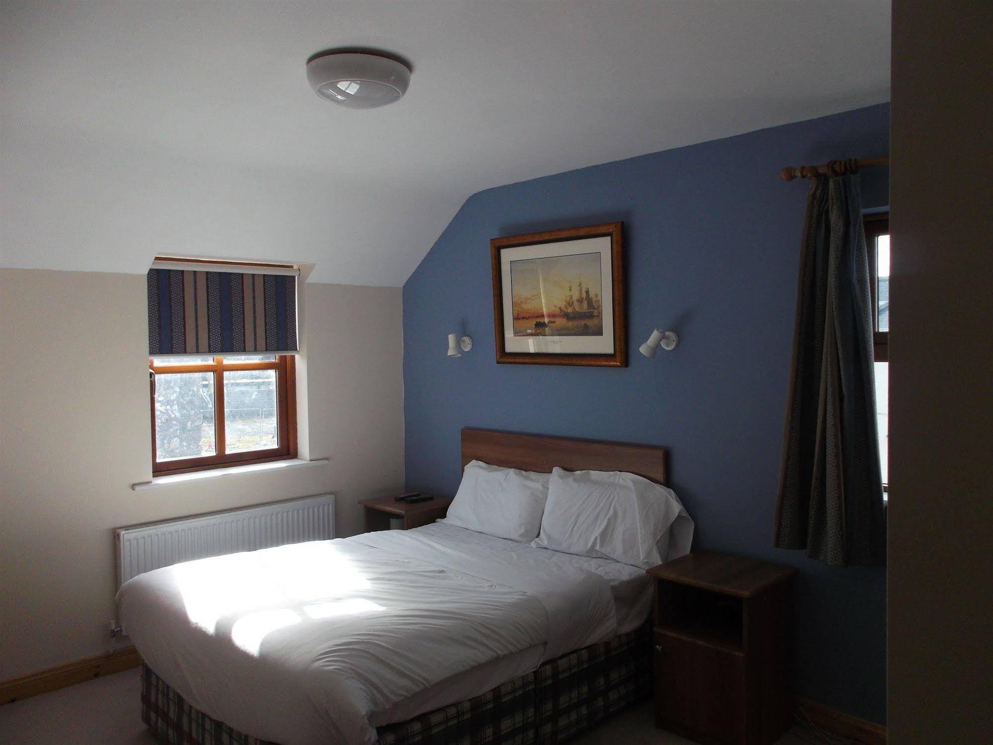 Dalys Inn Donore  Екстериор снимка