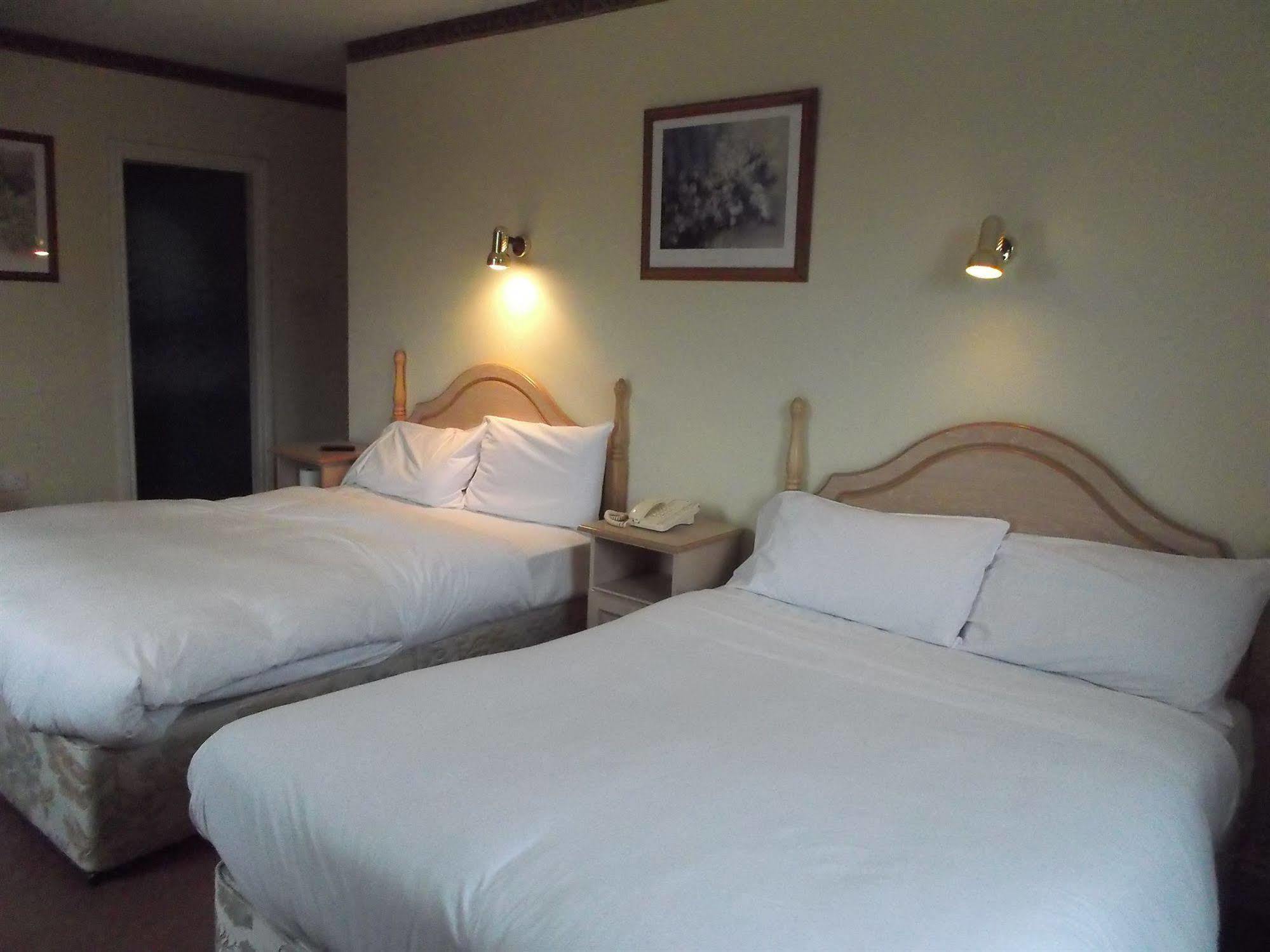 Dalys Inn Donore  Екстериор снимка